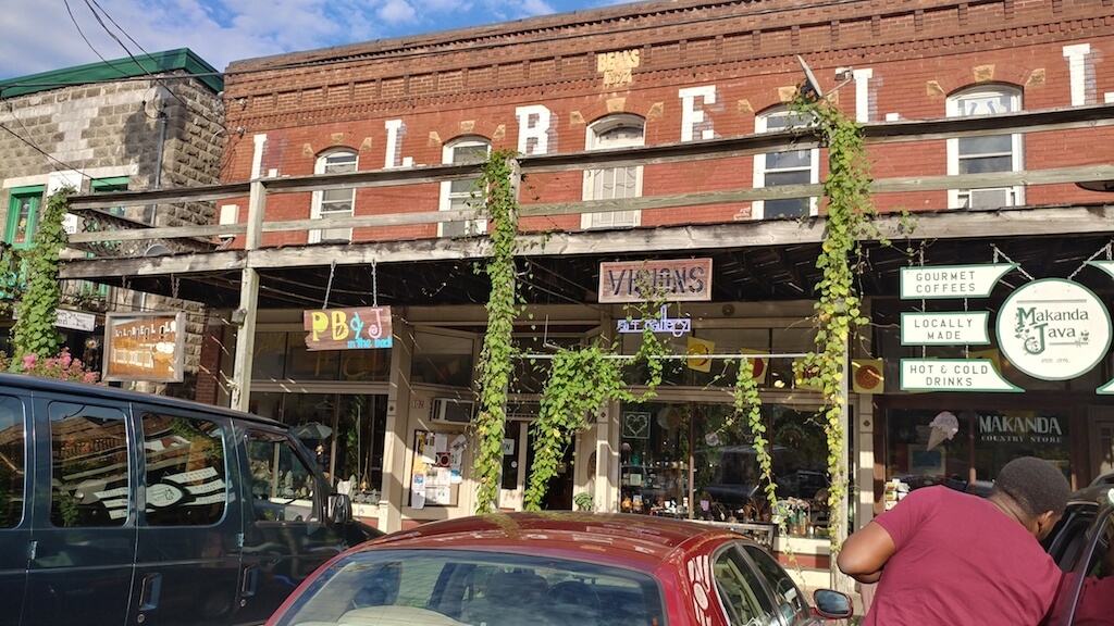 Southern Illinois unique locations, Makanda specialty shops and art grotto.