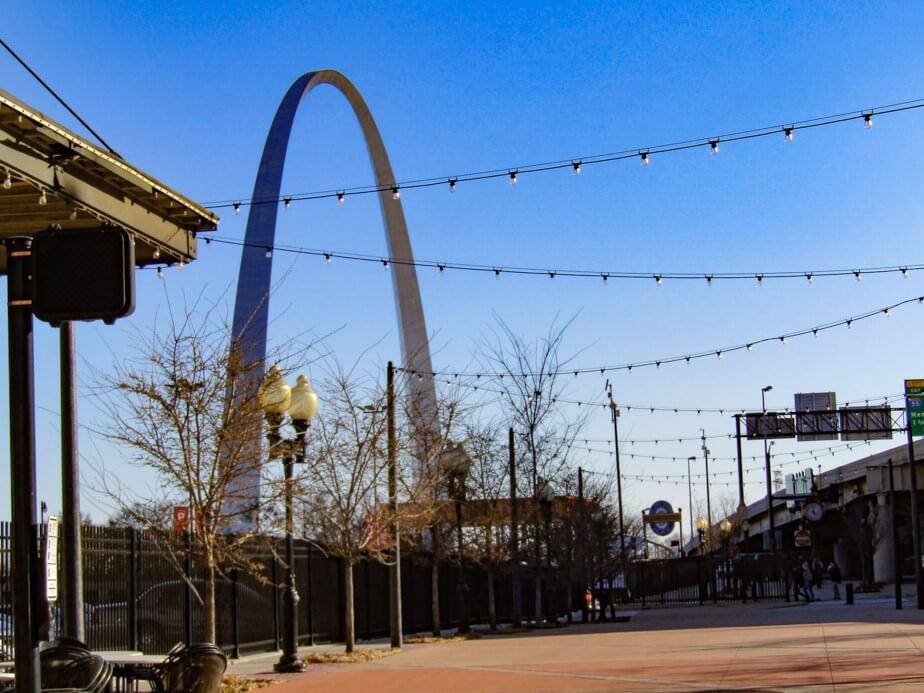 View of the Gateway Arch as seen from LaClede's Landing.